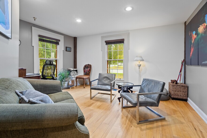 More Photos Of 114 Cemetery Ave, Manchester Center Office For Sale