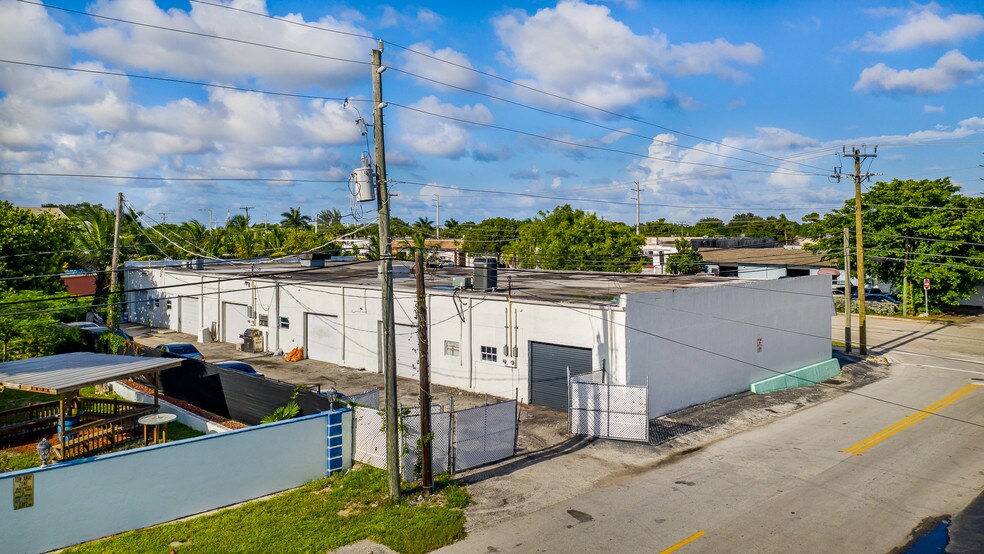 13211329 S Dixie Hwy W, Pompano Beach, FL 33060 Industrial For Lease