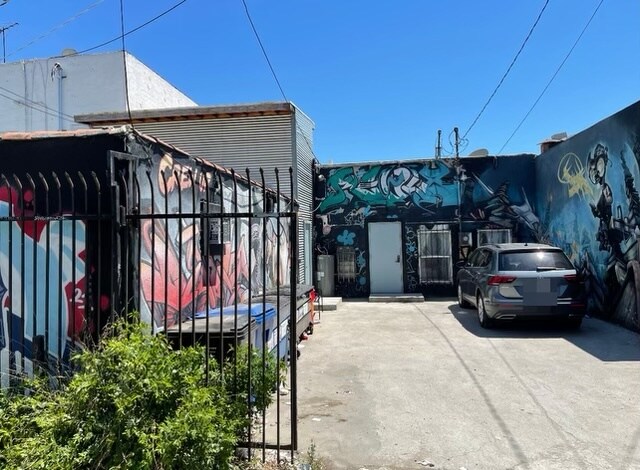 More Photos Of 7365 Melrose Ave, Los Angeles Storefront Retail Office For Lease