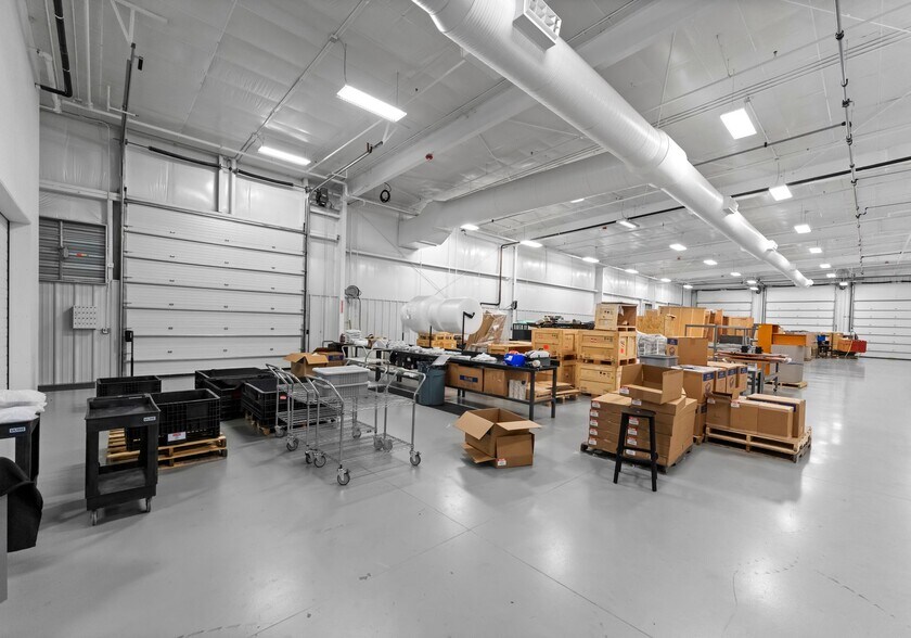 More Photos Of 258 Aviation Dr, Statesville Warehouse For Sale