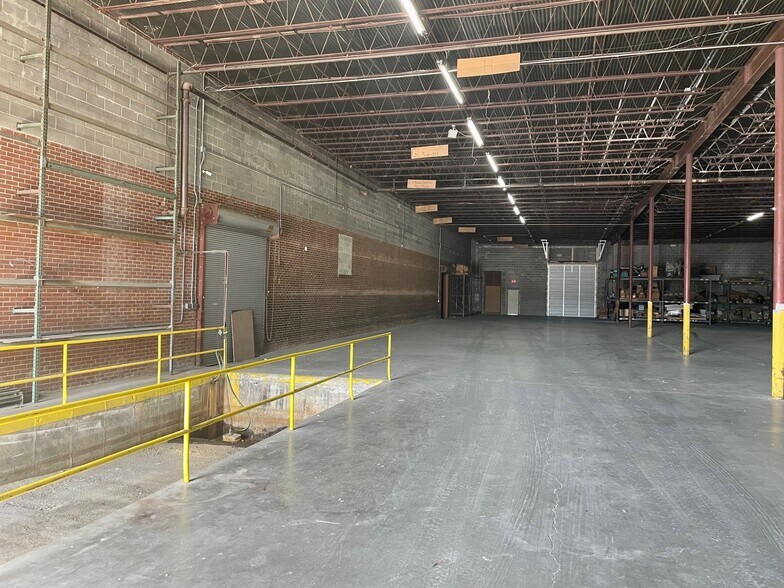 More Photos Of 211 N Spring St, Cape Girardeau Industrial For Sale