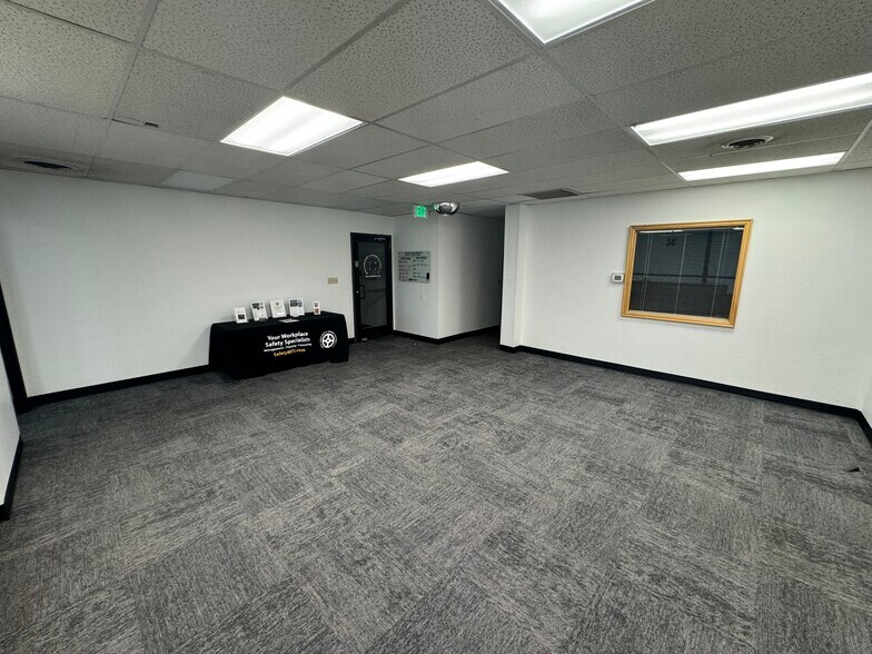 More Photos Of 2370 Decker Lake Blvd, Salt Lake City Office For Lease