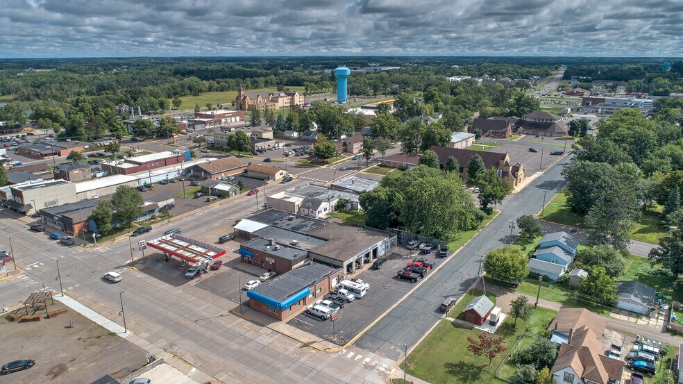 More Photos Of 206 Union St S, Mora Freestanding For Lease