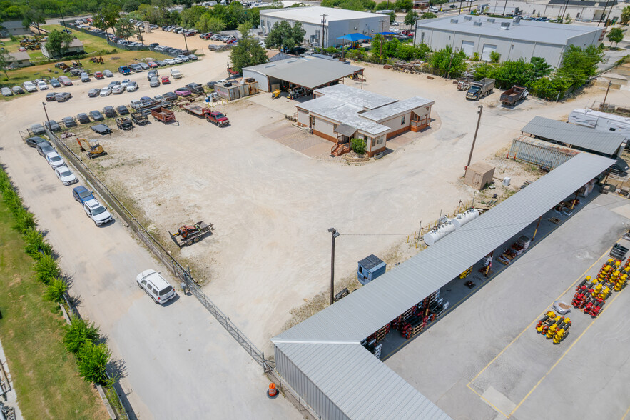 More Photos Of 4350 Naco Pass, San Antonio Service For Sale