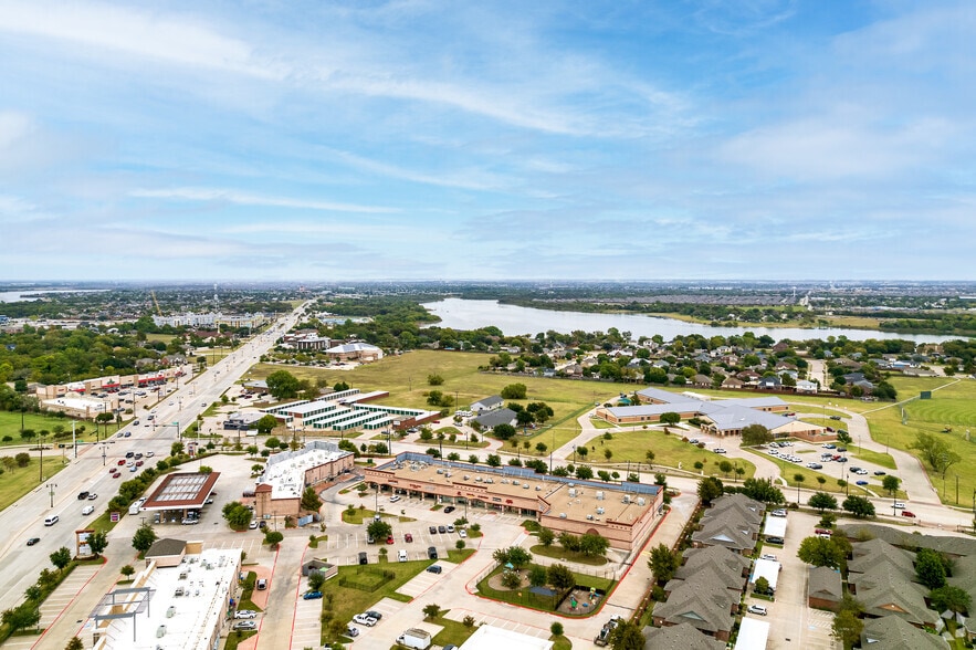 More Photos Of 800 W Eldorado Pky, Little Elm Unknown For Lease