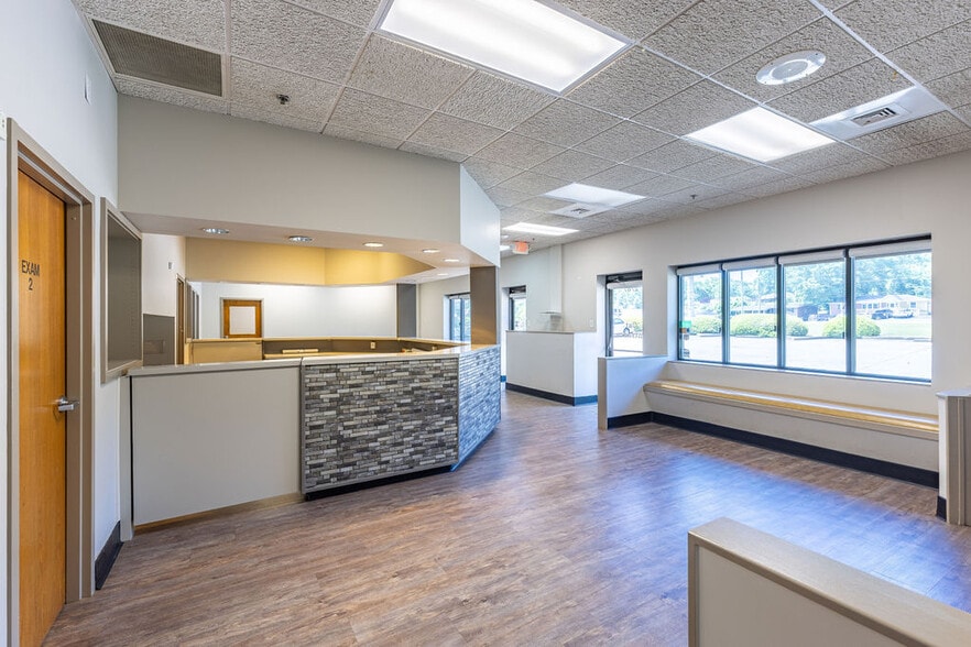 More Photos Of 2787 SE Cobb Dr, Smyrna Medical For Sale