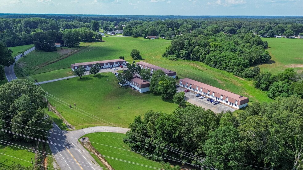 More Photos Of 2000 Old Tullahoma Rd, Winchester Apartments For Sale