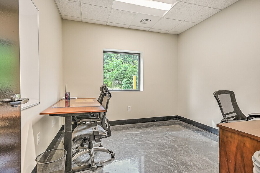 More Photos Of 915 Millennium Ct, Blountville Warehouse For Sale