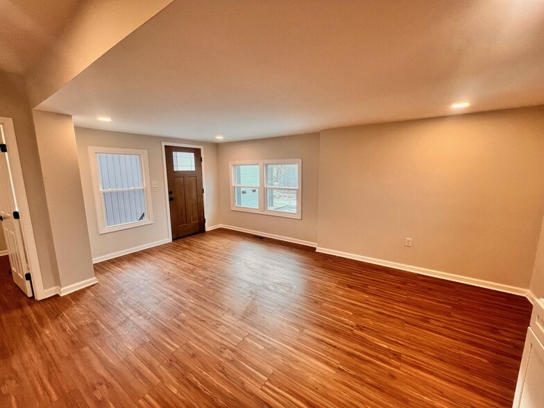 More Photos Of 2111 Ogletown Rd, Newark Warehouse For Sale