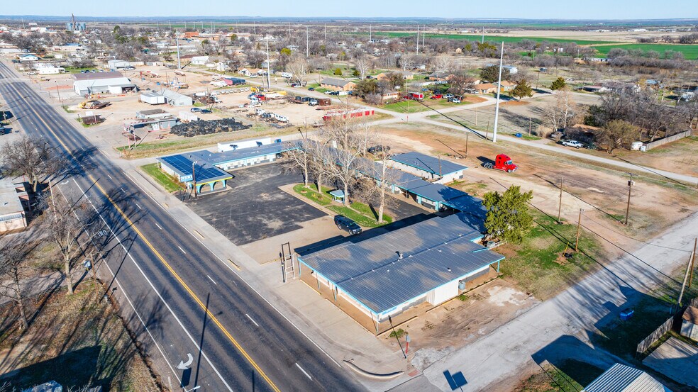 More Photos Of 1100 Main St, Knox City Hotel For Sale