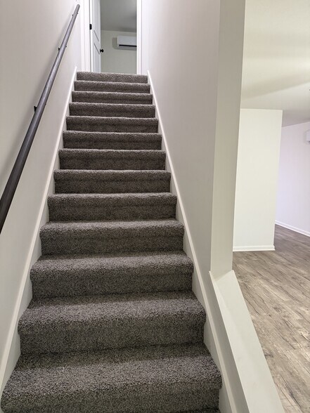More Photos Of 220 Morningside Dr, Benton Apartments For Sale