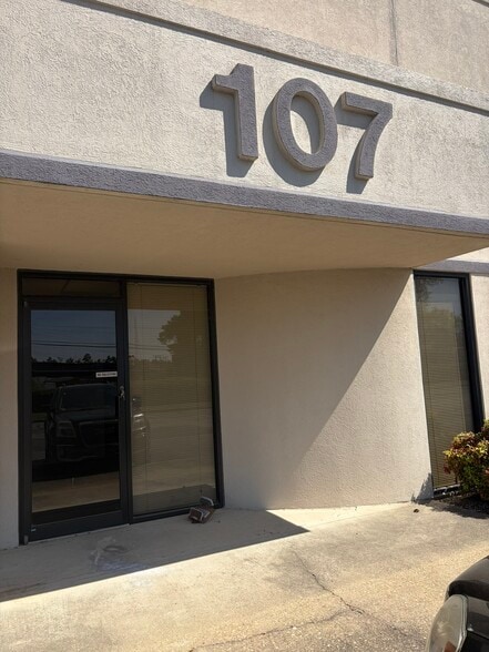 More Photos Of 4104 Holland Blvd, Chesapeake Light Distribution For Sale