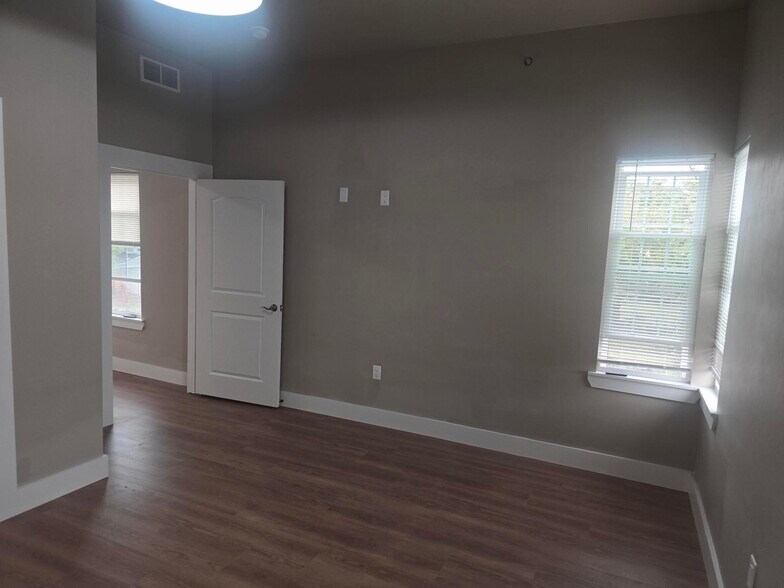 More Photos Of 2122 N Pine St, Wilmington Apartments For Sale