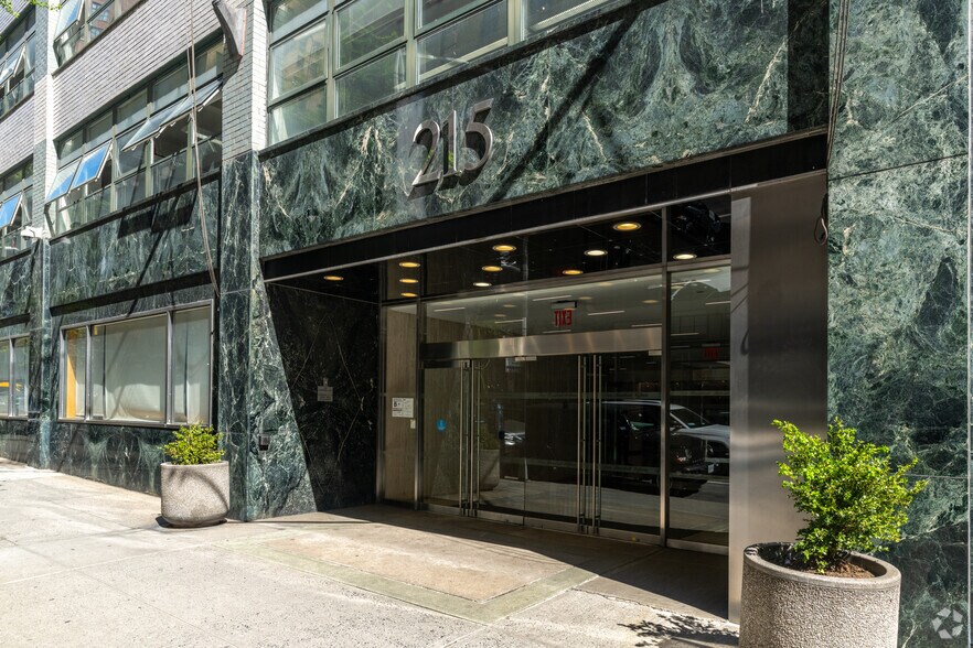 More Photos Of 215 Lexington Ave, New York Office For Lease