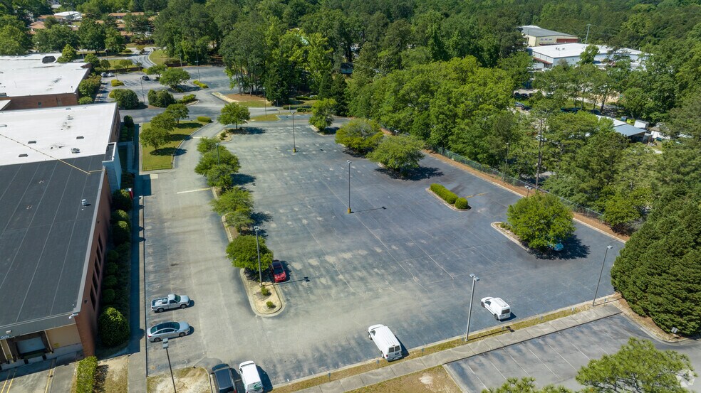 More Photos Of 458 Whitfield St, Fayetteville Manufacturing For Lease