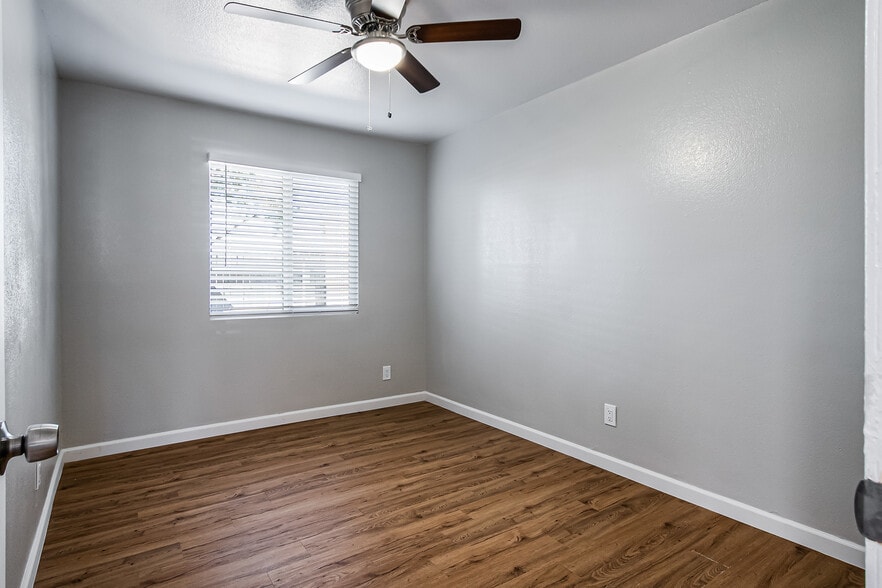 More Photos Of 1346 E Mountain View Rd, Phoenix Apartments For Sale