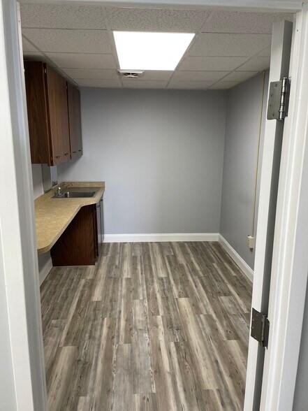 More Photos Of 9712 Belair Rd, Nottingham Medical For Lease