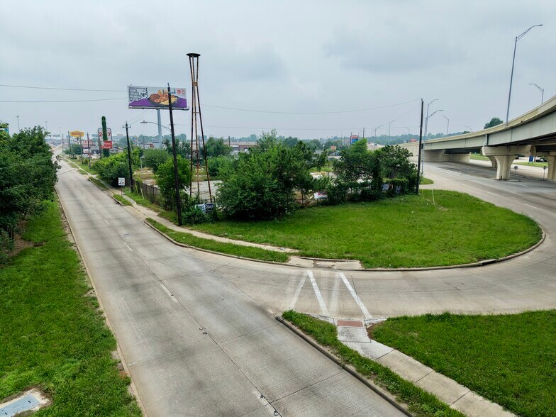 More Photos Of 7926-7928 N Shepherd Dr, Houston Land For Sale