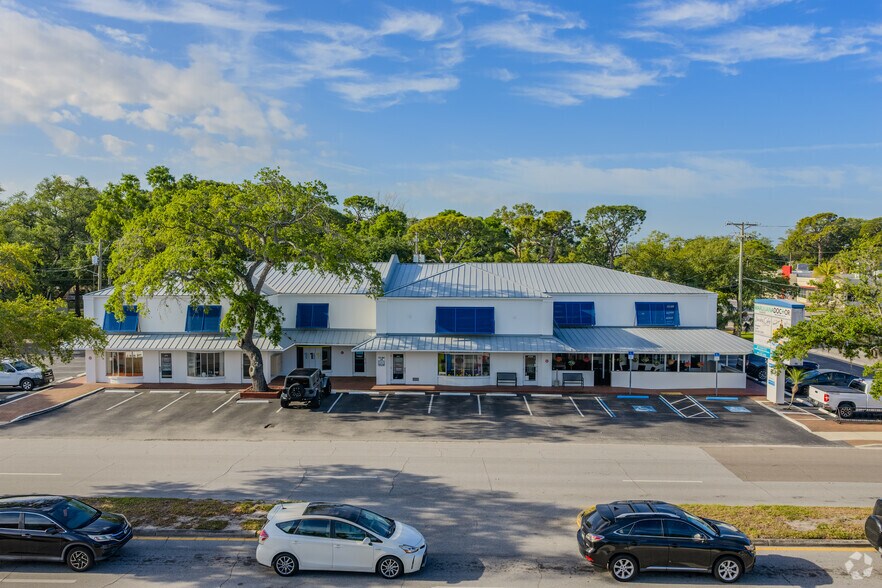 More Photos Of 4318-4332 W El Prado Blvd, Tampa Storefront Retail Office For Lease