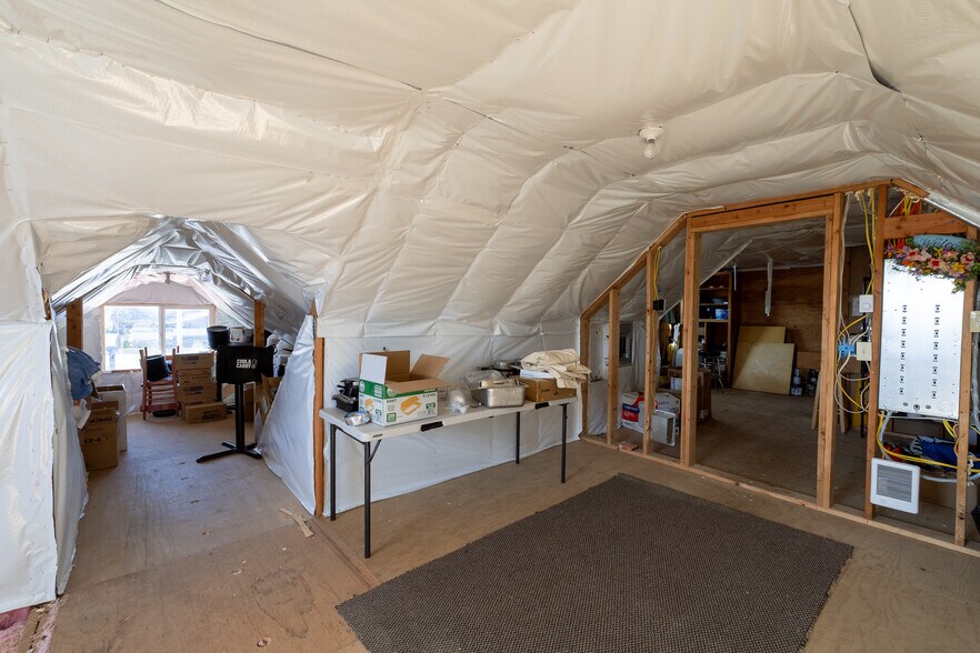 More Photos Of 14969 W Bow Hill Rd, Bow Bar For Sale