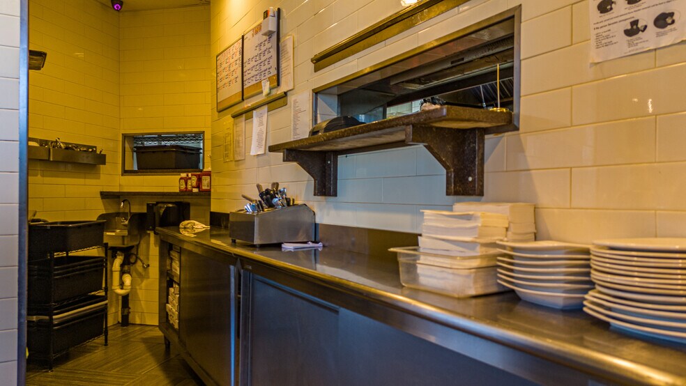 More Photos Of 420 N Country Rd, Saint James Restaurant For Sale