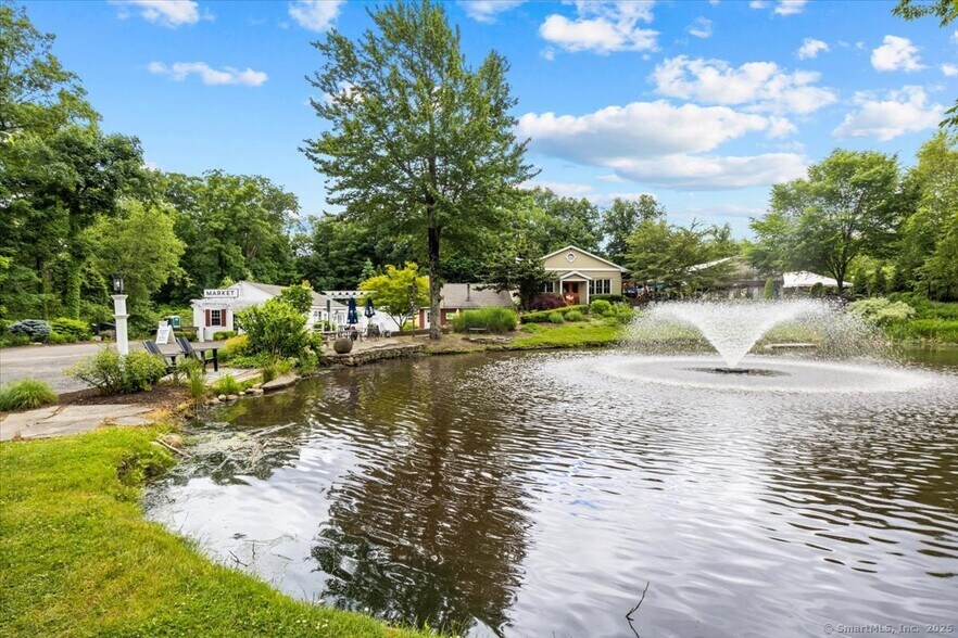 More Photos Of 511 Spielman Hwy, Burlington Flex For Sale