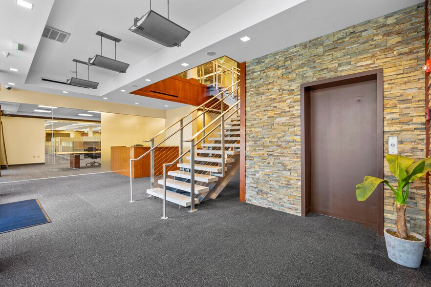 More Photos Of 650 Danbury Rd, Ridgefield Office For Sale