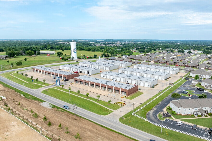 More Photos Of 14060 S Peoria Ave, Glenpool Unknown For Lease