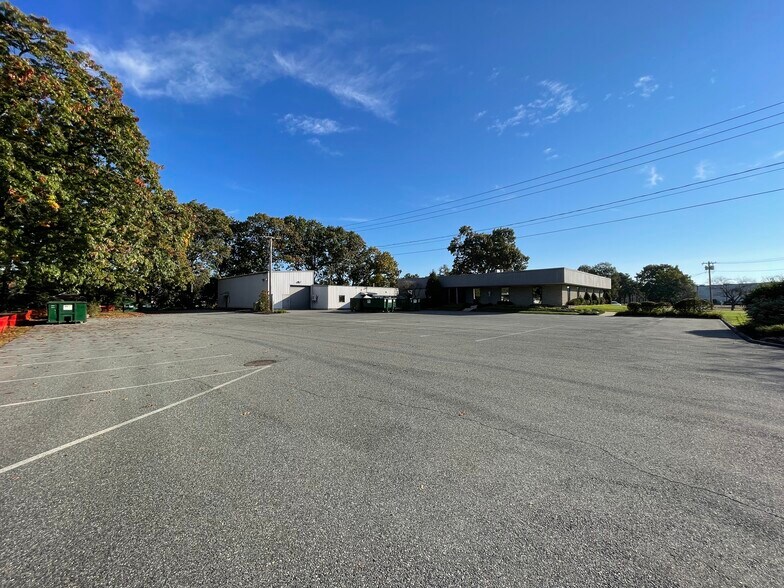 More Photos Of 2140 Westover Rd, Chicopee Industrial For Lease