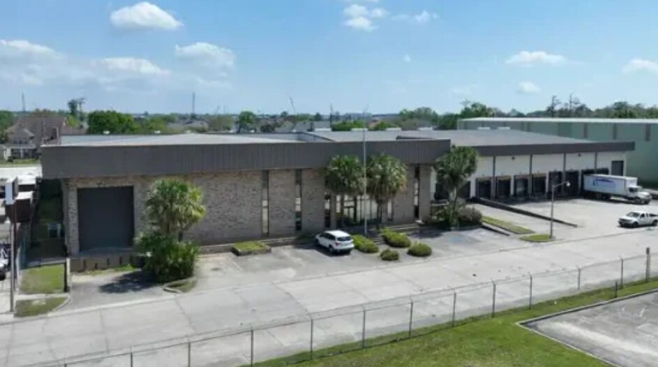 More Photos Of 1925 Industrial Blvd, Harvey Warehouse For Lease