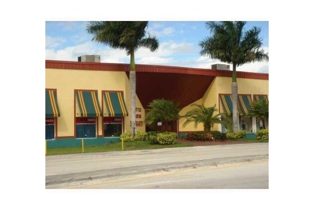 More Photos Of 7311-7323 NW 12th St, Miami Light Distribution For Sale
