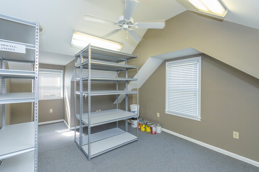 More Photos Of 2006 N Main St, Anderson Office For Sale