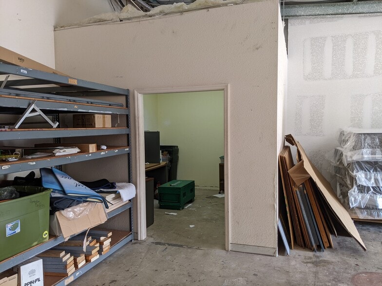 More Photos Of 23330 Harborview Rd, Port Charlotte Flex For Sale