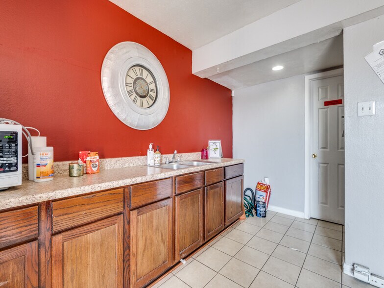 More Photos Of 2718 Sherman St, Grand Prairie Apartments For Sale