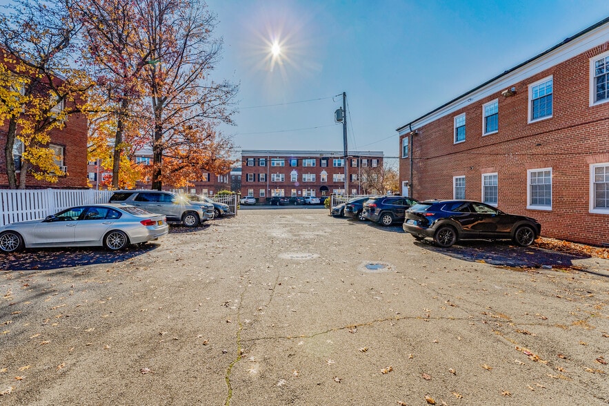 More Photos Of 728 S Washington St, Alexandria Office For Lease