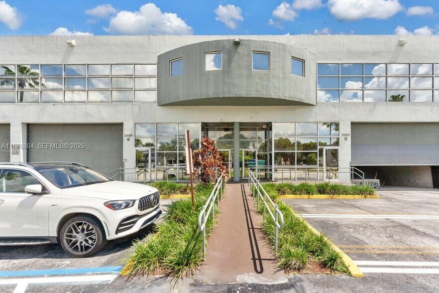 Primary Photo Of 2201 NW 102nd Pl, Miami Warehouse For Sale