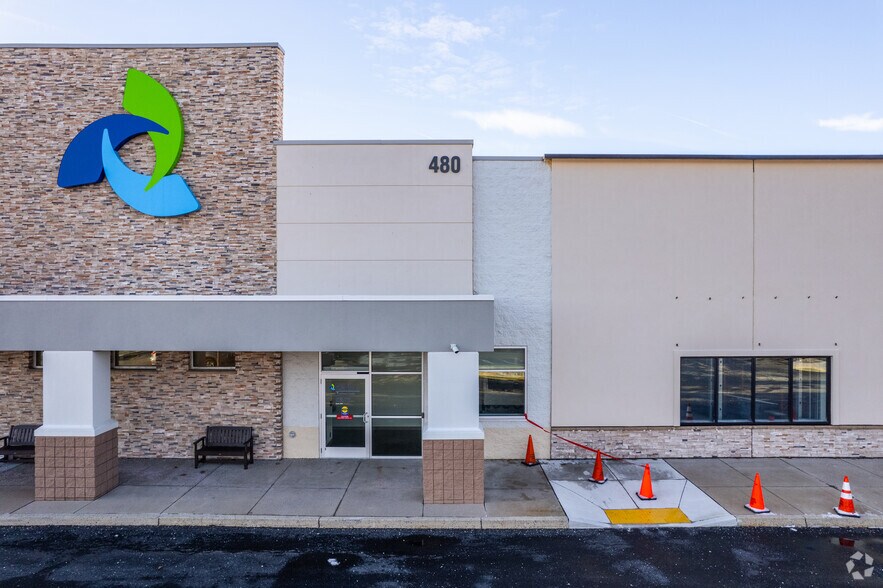More Photos Of 470 S Cedar Crest Blvd, Allentown Freestanding For Lease