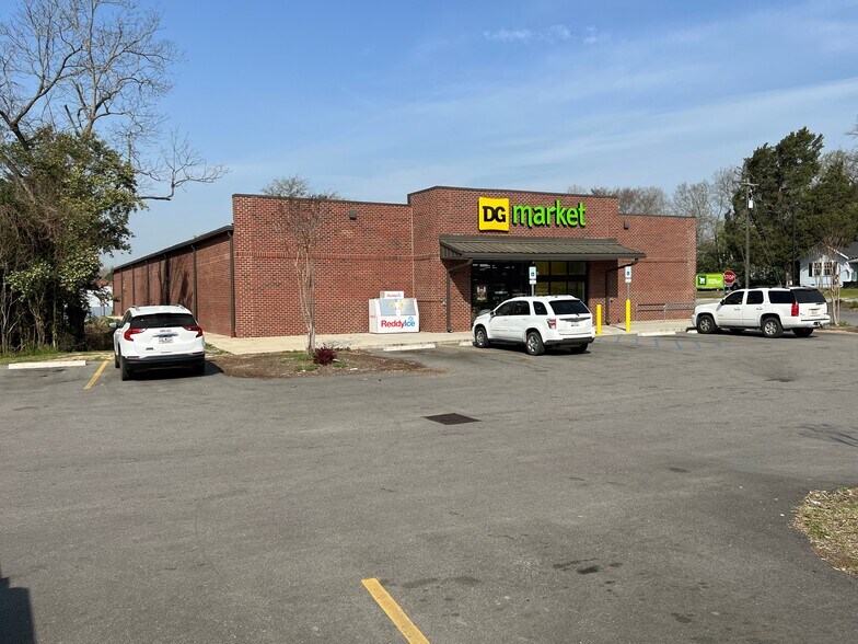 Primary Photo Of 125 W 3rd St, Swansea General Retail For Sale