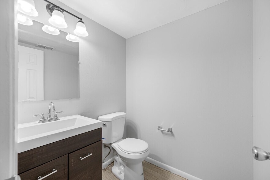 More Photos Of 4002-4004 N Branch Ave, Tampa Apartments For Sale