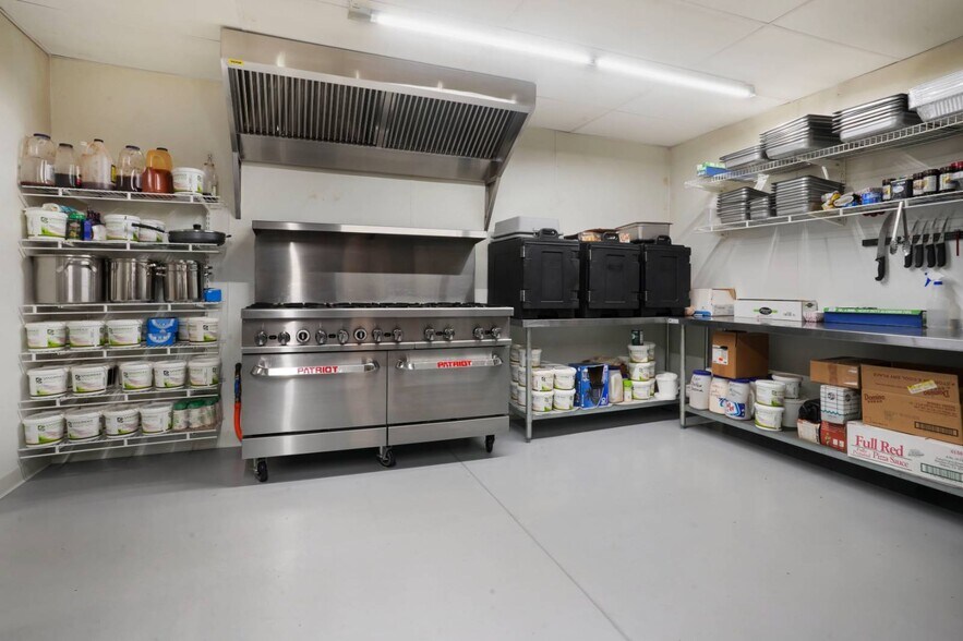 More Photos Of 1414 20th St, Tell City Convenience Store For Sale