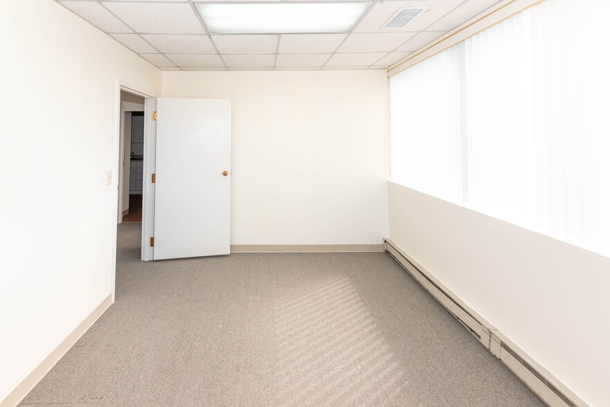 More Photos Of 120 Sister Pierre Dr, Towson Medical For Sale