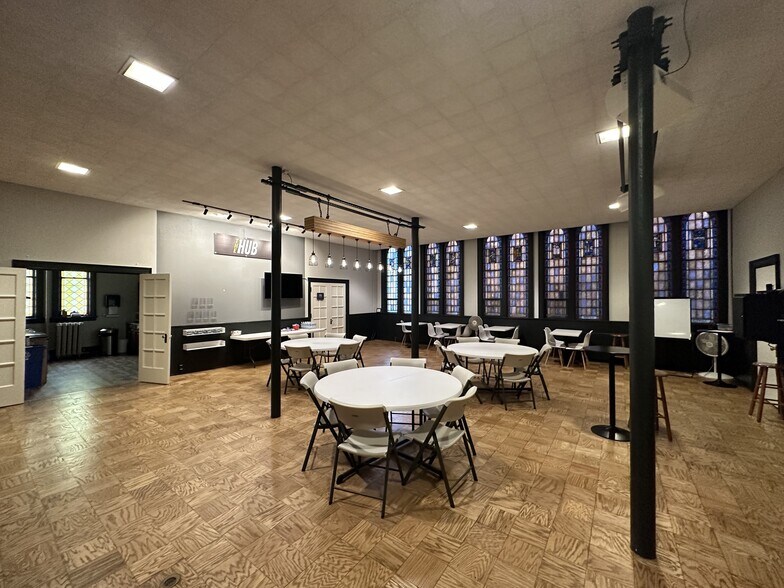 More Photos Of 2308 E Belleview Pl, Milwaukee Specialty For Sale