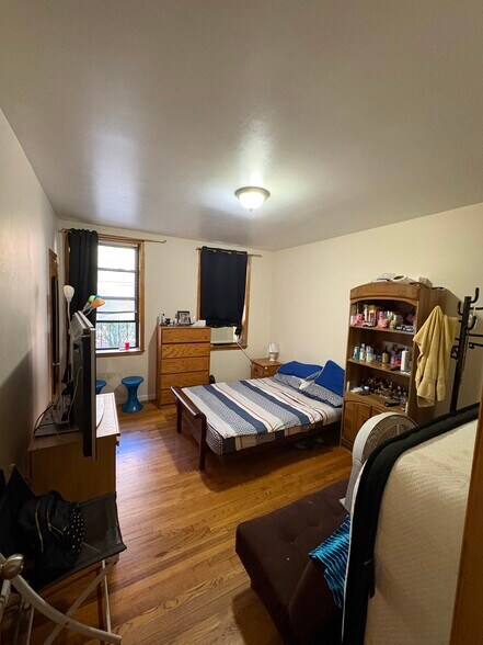 More Photos Of 3552 94th St, Flushing Apartments For Sale