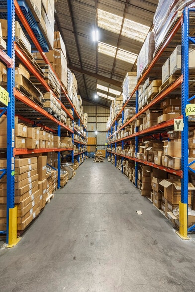 More Photos Of 1260-1280 E 9th St, Pomona Manufacturing For Sale