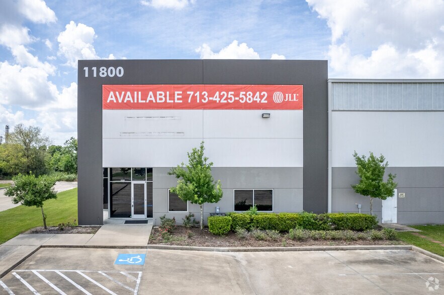 More Photos Of 11800 W Fairmont Pky, La Porte Warehouse For Sale