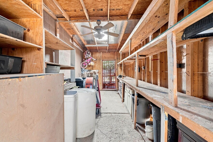 More Photos Of 3835 E Technical Dr, Tucson Warehouse For Lease