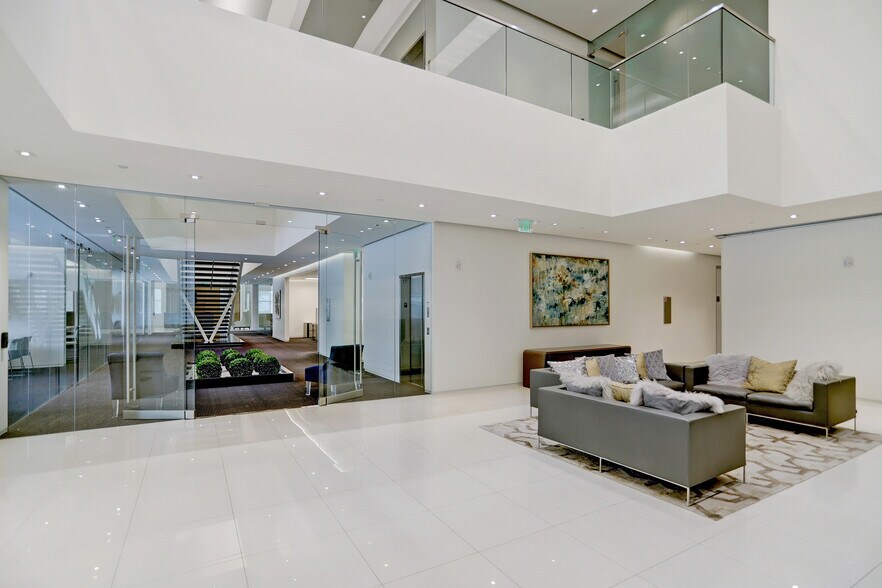 More Photos Of 3367 N Sam Houston Pky W, Houston Warehouse For Lease