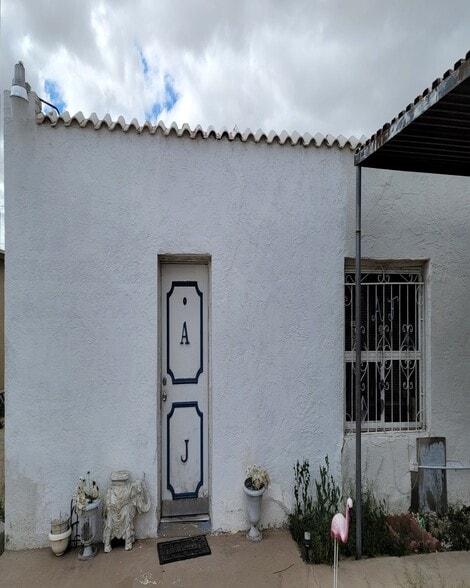 More Photos Of 5612 Dailey Ave, El Paso Storefront Retail Residential For Sale