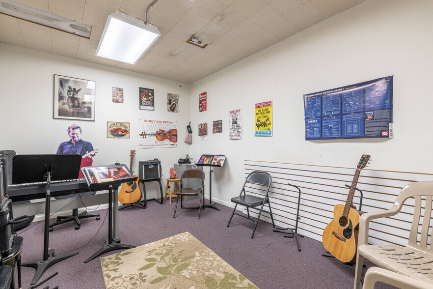 More Photos Of 10 E Main St, Fairborn Storefront For Sale