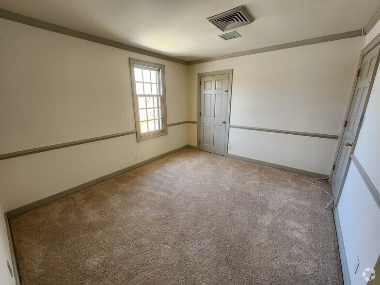 More Photos Of 2305 Commonwealth Dr, Charlottesville Office For Sale